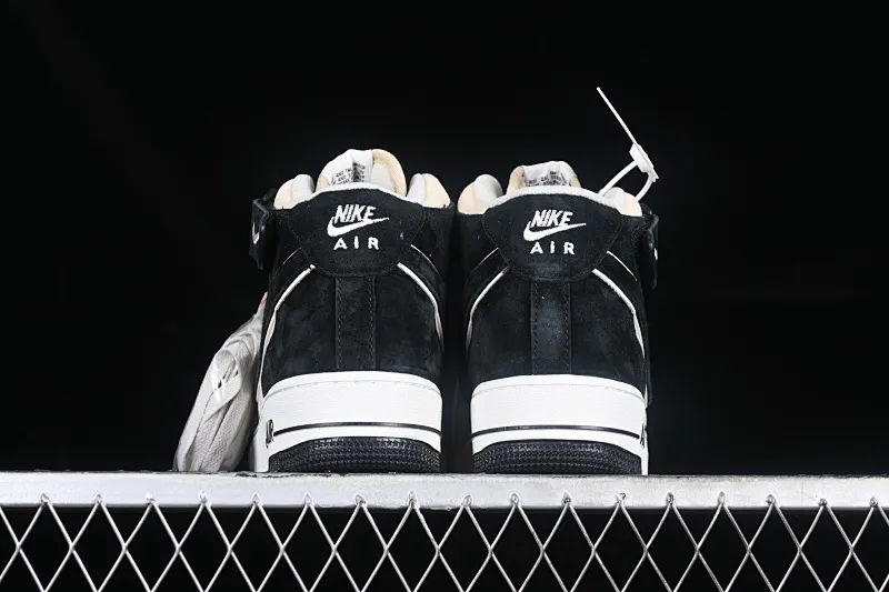 All categories Nk Air Force 1 Air Force series Nk Air Force 1 Mid Air Force mid-top Nk Air Force 1'07 Mid gray black Air Force One mid-top casual sneakers CG9908-106